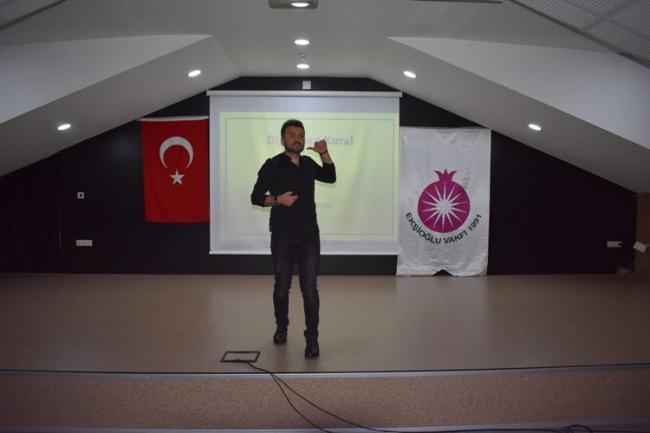 Abdurrahman Uzun “Dijital Dünya ve Psikolojik Harp” Konulu Seminerimiz 17 Nisan 2018 Tarihinde Çamlıca Kolejinde Yapıldı.
