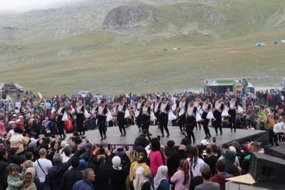 Ekşioğlu vakfı 24. Ovit Yayla Şenliklerimiz 3 günde 30 binden fazla kişinin katılımı ile gerçekleştirildi